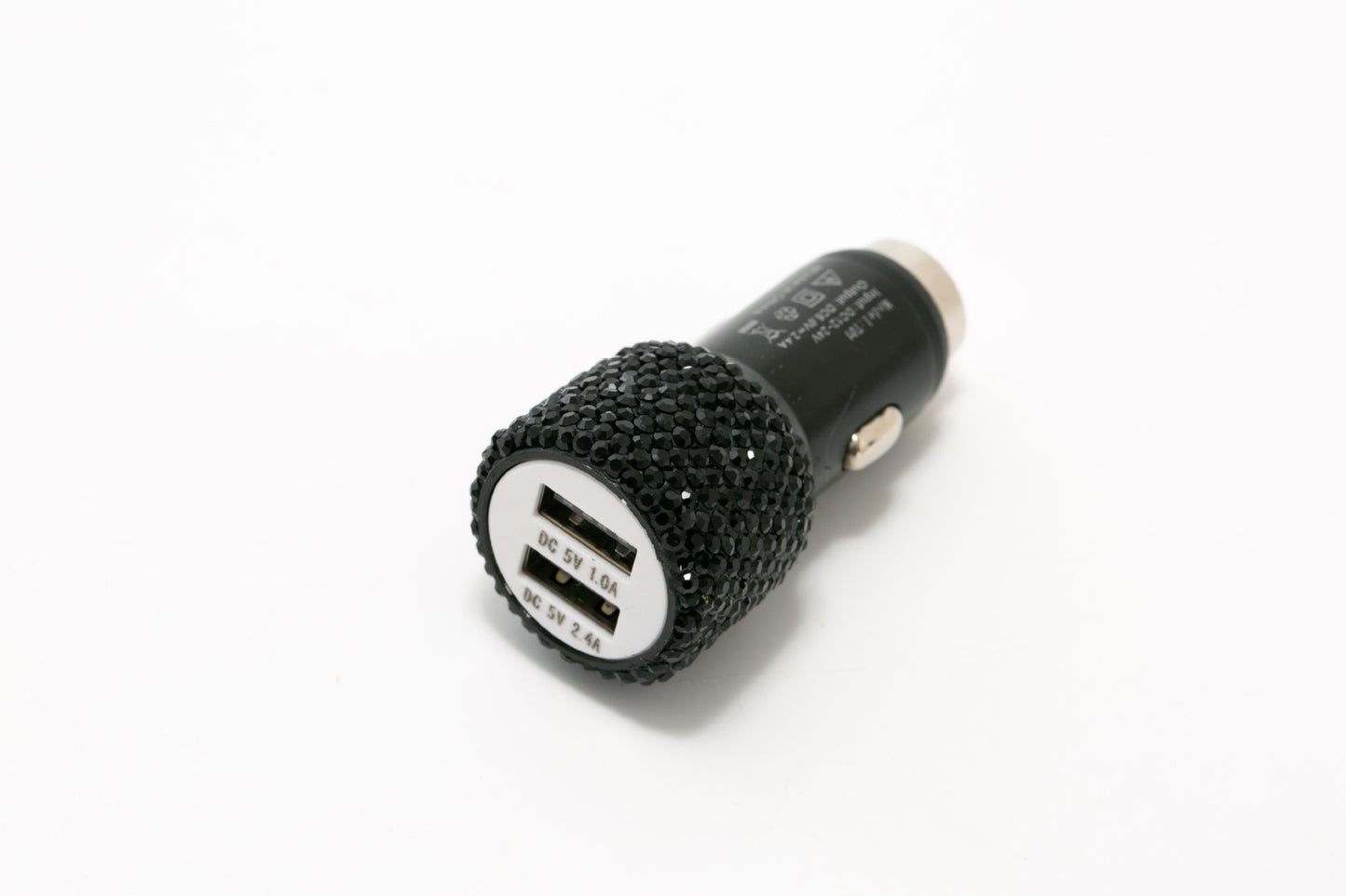 شاحن سيارة ثنائي المنافذ بقوة 2.4 أمبير للهواتف المحمولة، مزود بمنفذين USB مرصعين بالألماس، ورأس شحن للسفر.