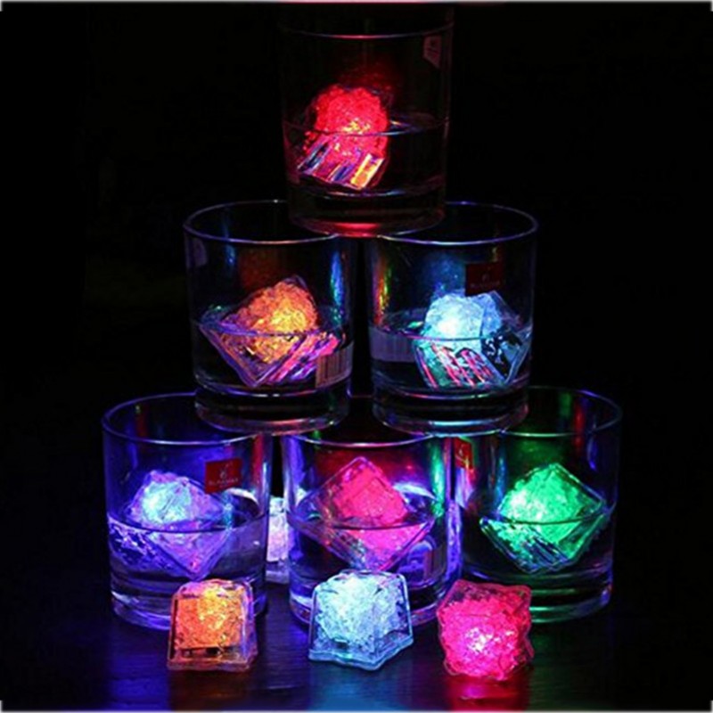 ثلج مضيء بألوان LED