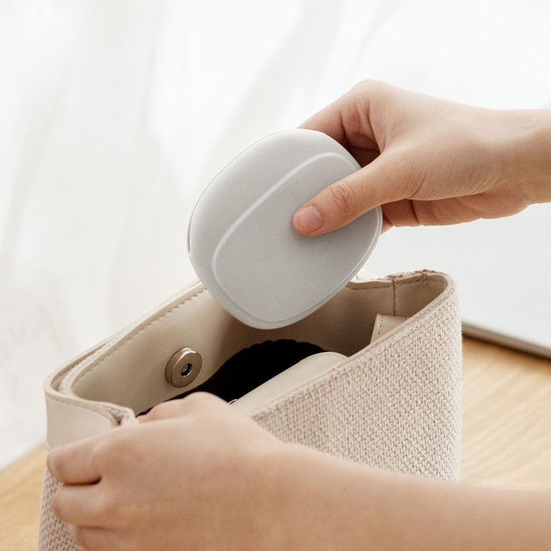 Silicone portable wired earphone storage box