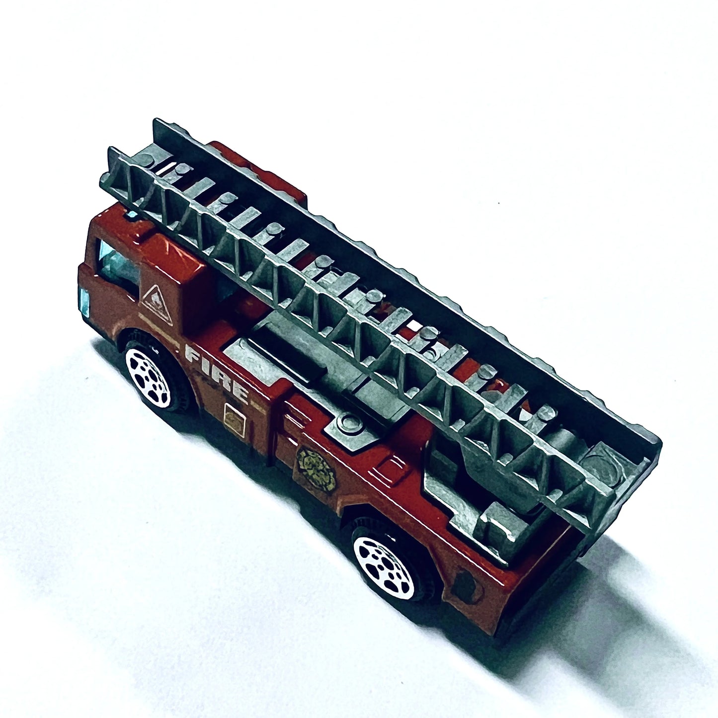 Children's alloy toy cars, sliding sports cars, racing cars, simulated car models, gifts and ornaments for kids.