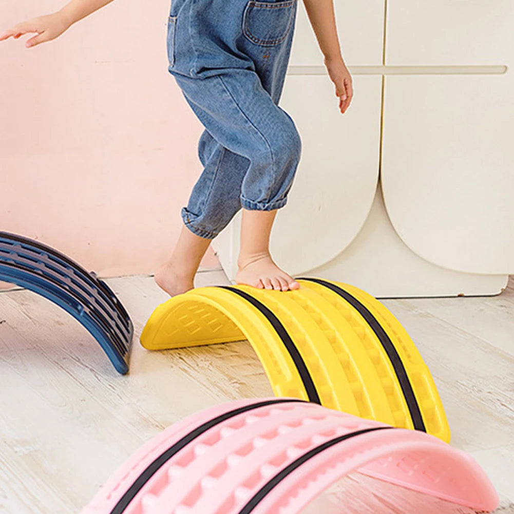Twisting Balance Board Multifunctional Curved Wave Board Non Slip Balance Rocker Board Balance Trainer Board for Kids Children