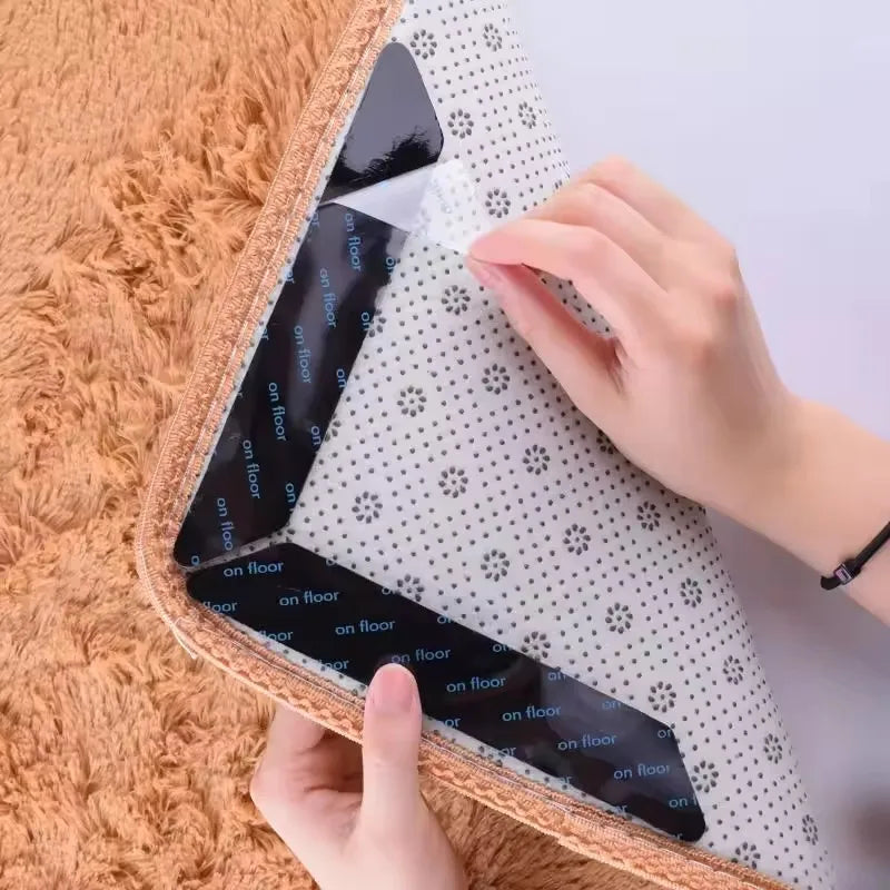 Wholesale Triangle Washable Reusable Rug Gripper Anti-skid Rubber Mat Non Slip Patch Tape for Tile Floors Carpets Corners Pad