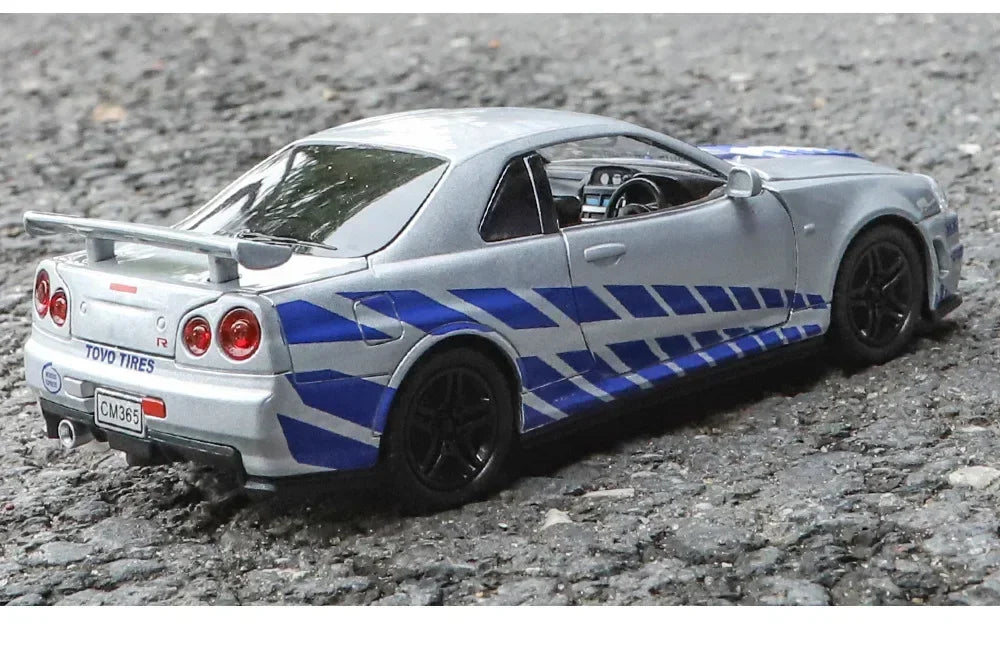 1:32 GTR R34 Skyline Fast & Furious Alloy Car Model Sound and Light Pull Back Children's Toy Collectibles Birthday Gifts