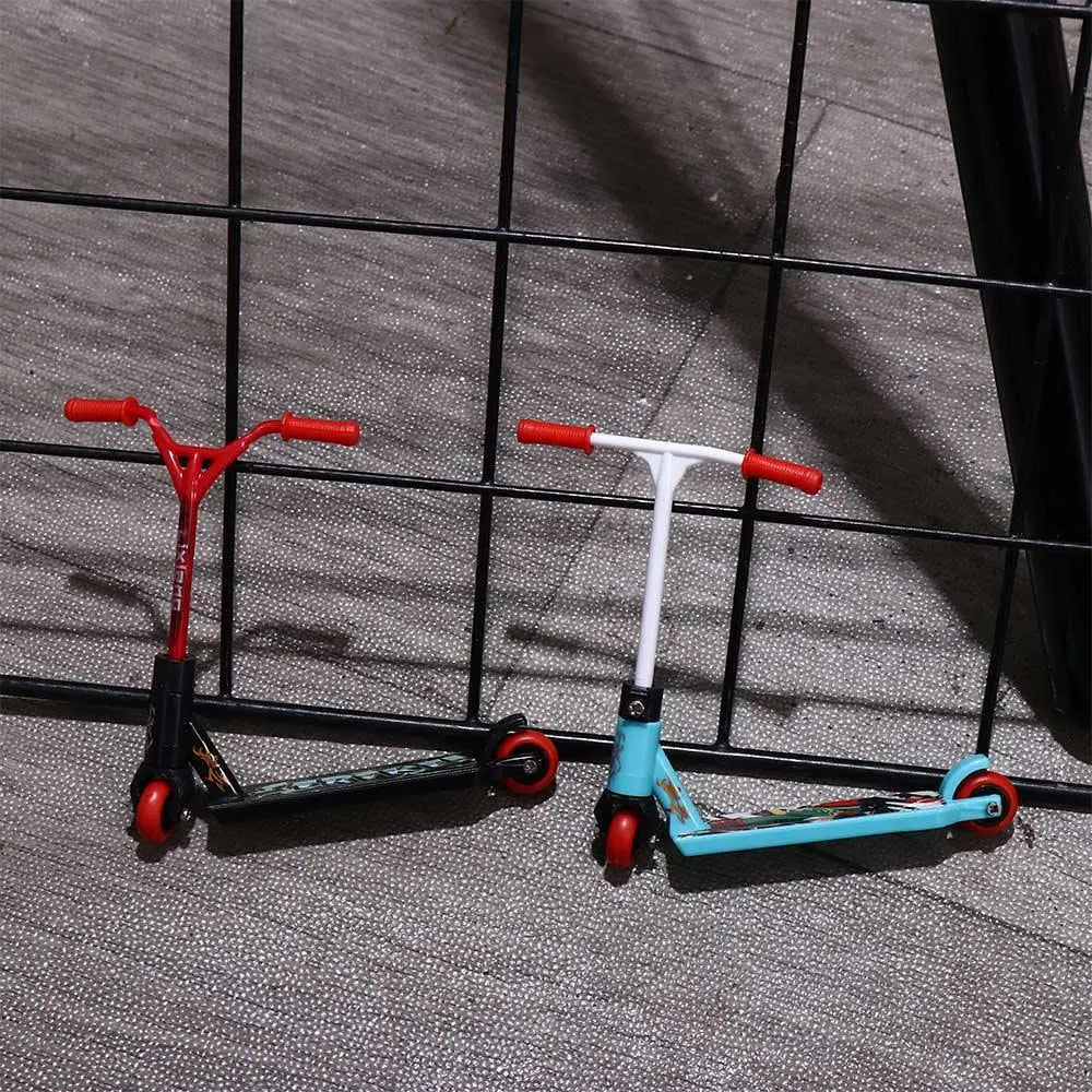 Kids Toys Educational Children's Finger Toys Two Wheel Mini Scooter Mini Finger Scooter Finger Skateboards Finger Scooter